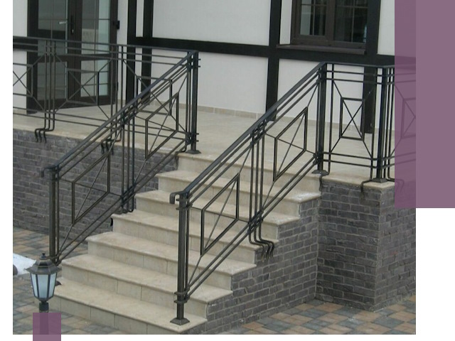 Перила для крыльца в Сосновоборске — монтаж, изготовление и установка