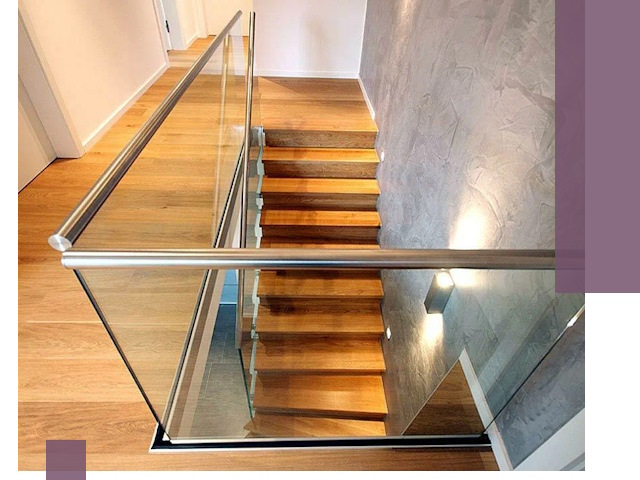 Перила для лестницы в доме — изготовление и монтаж в Сосновоборске