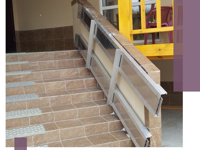 Откидные пандусы под ключ в Сосновоборске — монтаж и демонтаж