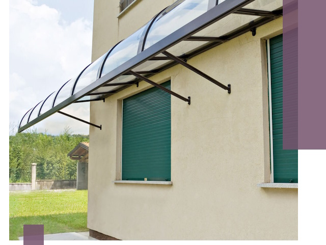 Козырьки над окнами в Сосновоборске — изготовление и монтаж по выгоде