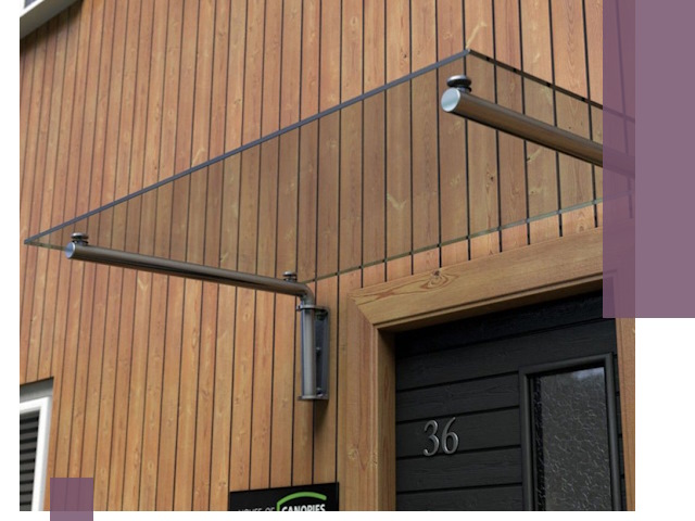 Стеклянные козырьки на входы и фасады в Сосновоборске